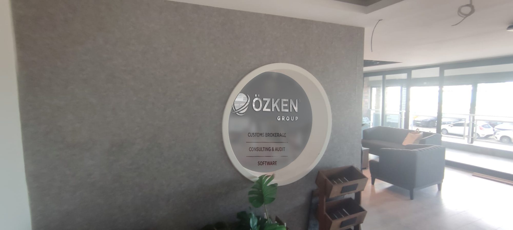Özken Group İzmir merkez ofis karşılama alanı